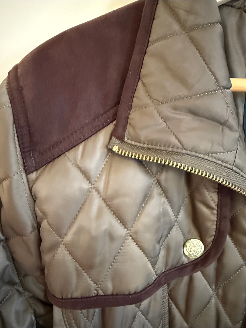 😍 Like NEW! Vince Camuto Olive Quilted Belted Jacket with Brown Trim - Picture 3 of 6